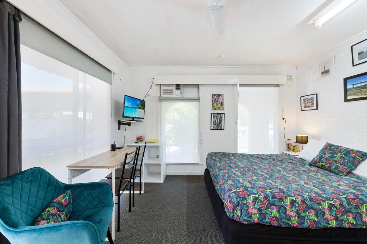 Bundaberg Coral Villa Motor Inn Экстерьер фото