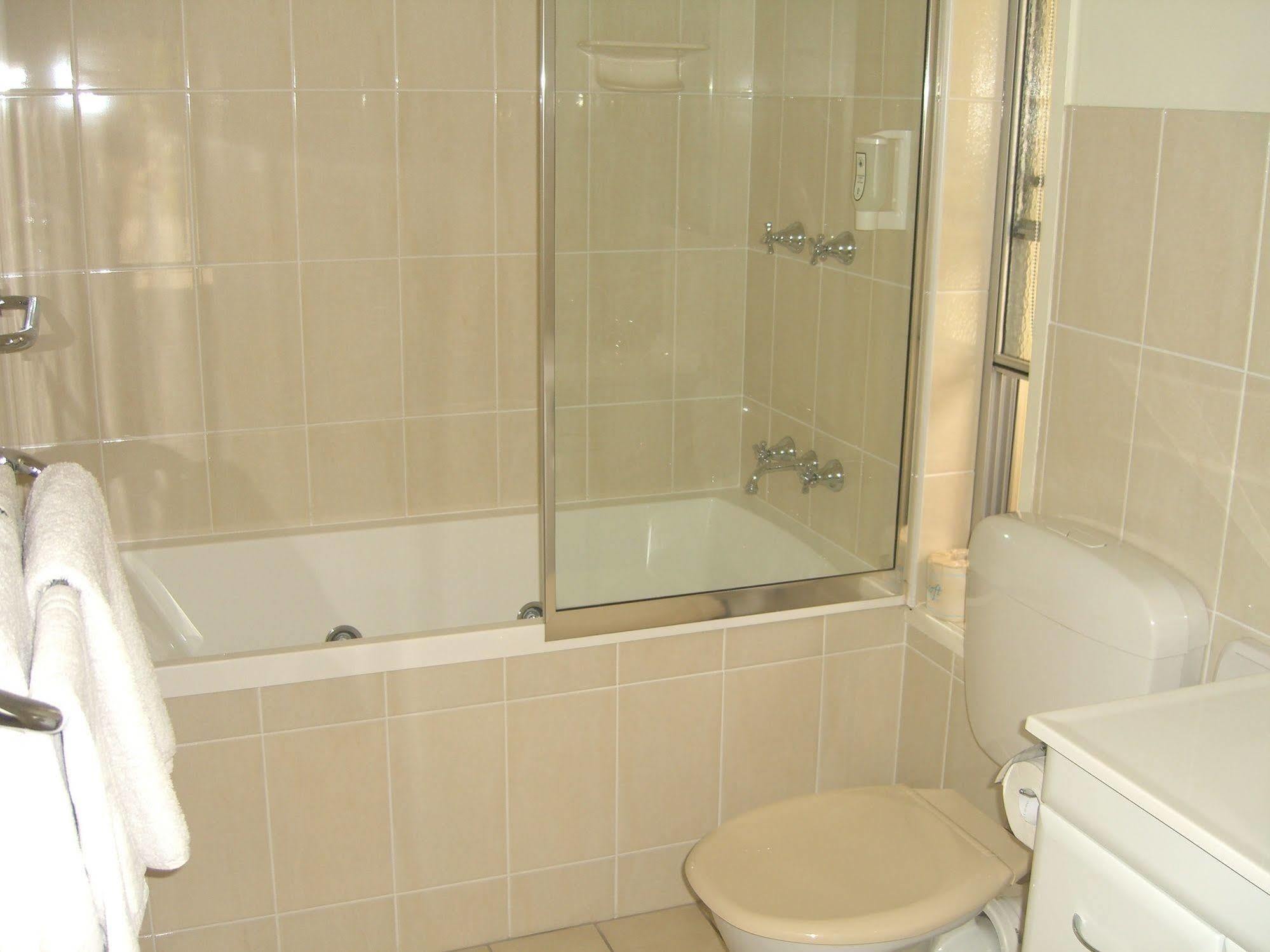 Bundaberg Coral Villa Motor Inn Экстерьер фото