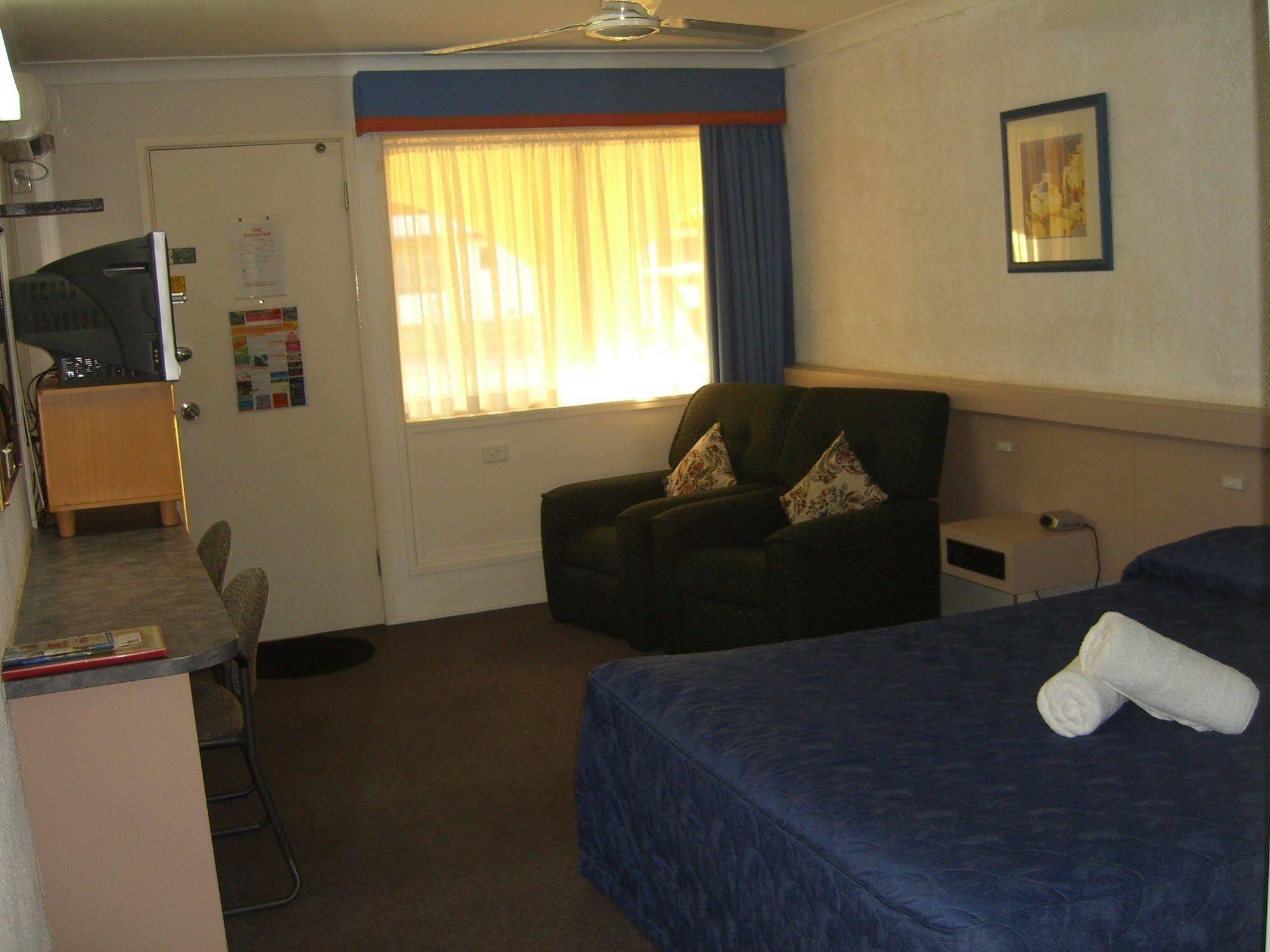 Bundaberg Coral Villa Motor Inn Экстерьер фото