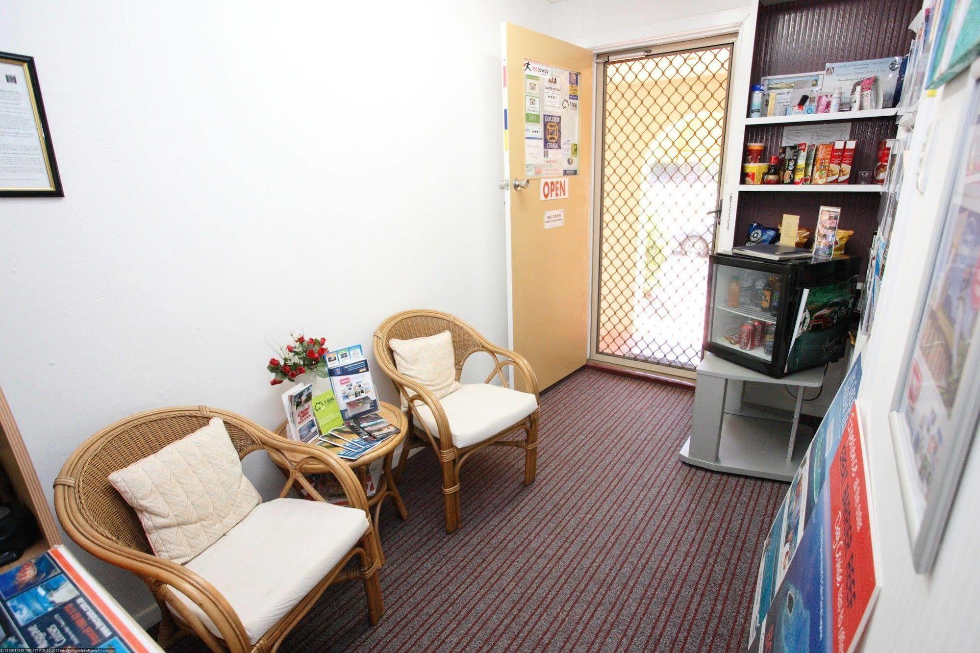 Bundaberg Coral Villa Motor Inn Экстерьер фото