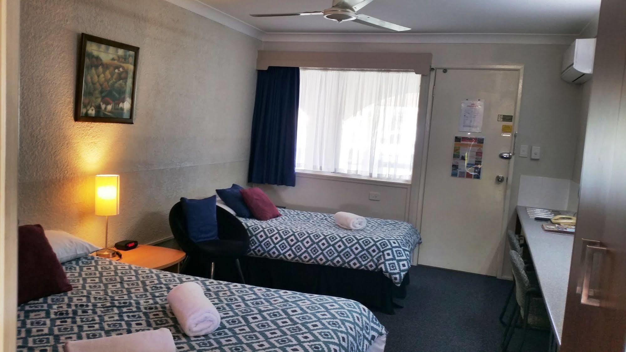 Bundaberg Coral Villa Motor Inn Экстерьер фото