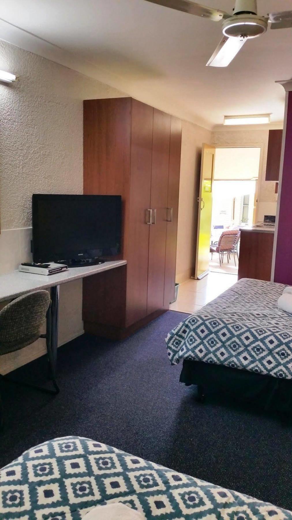 Bundaberg Coral Villa Motor Inn Экстерьер фото