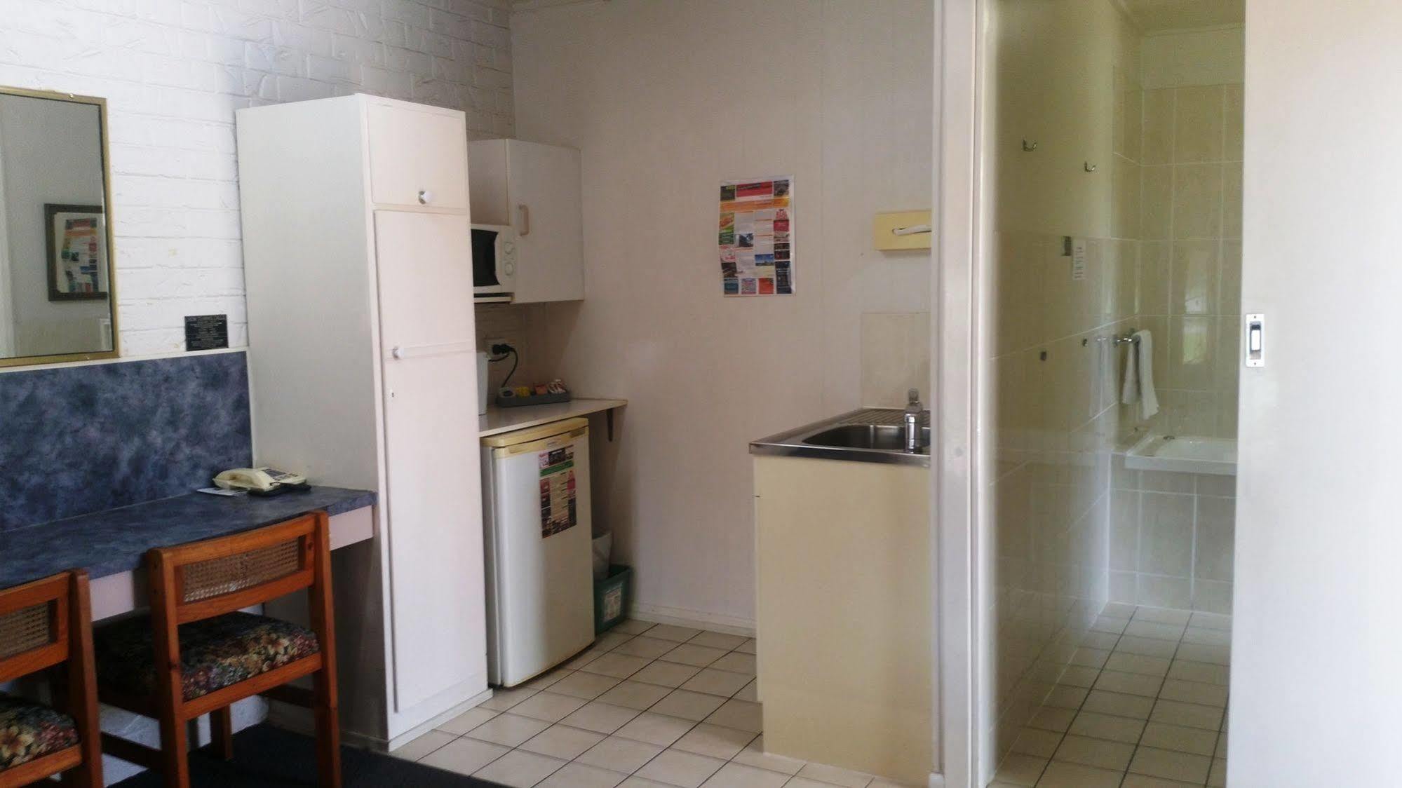 Bundaberg Coral Villa Motor Inn Экстерьер фото