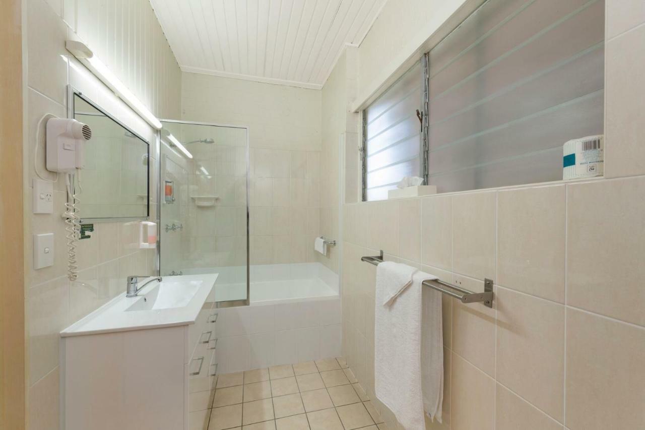 Bundaberg Coral Villa Motor Inn Экстерьер фото
